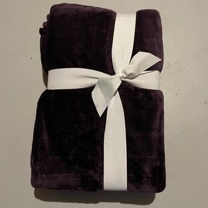 Home Expression Velvet Plush Blanket